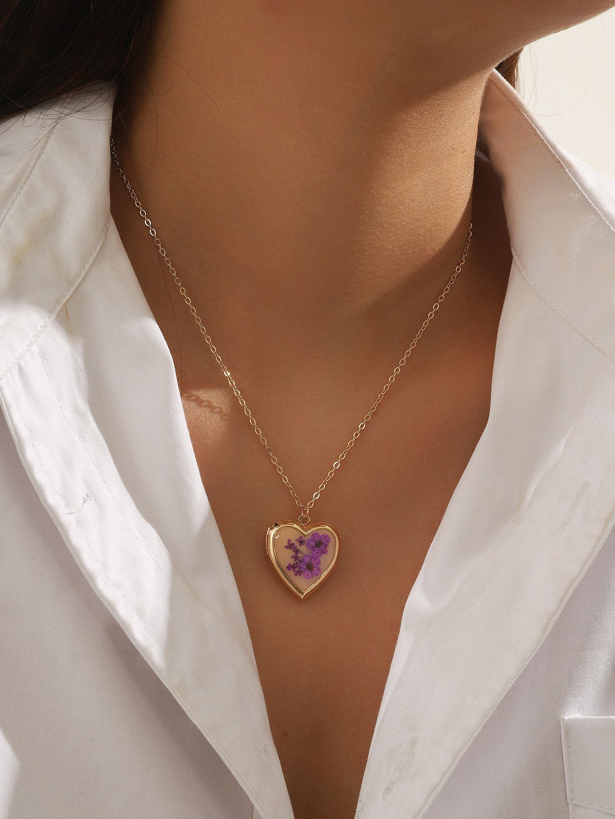 Handmade Heart Shaped Dry Pressed Forget-Me-Not Flower Photo Locket Pendant Necklace
